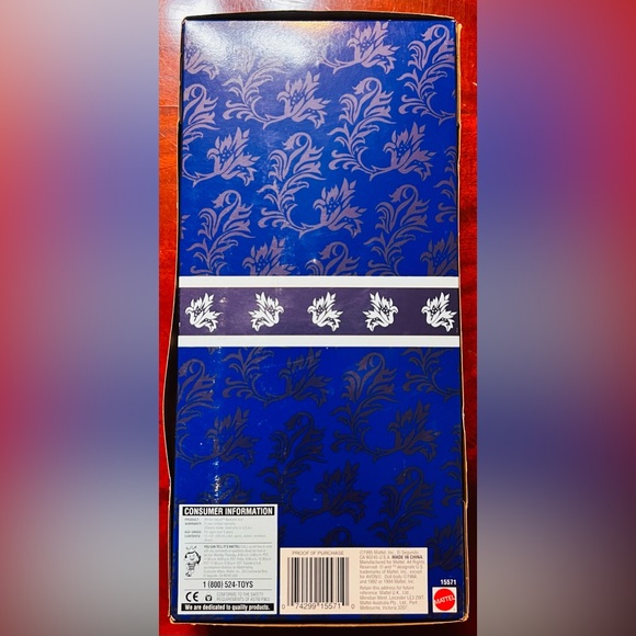 Vintage Mattel Barbie Winter Velvet Special Edition 1995 Avon Exclusive NIB - Picture 15 of 16